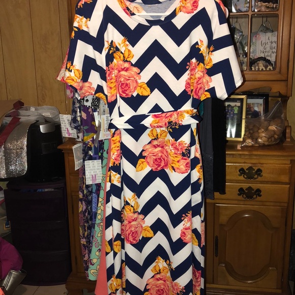 LuLaRoe Dresses & Skirts - Floral Chevron Marly